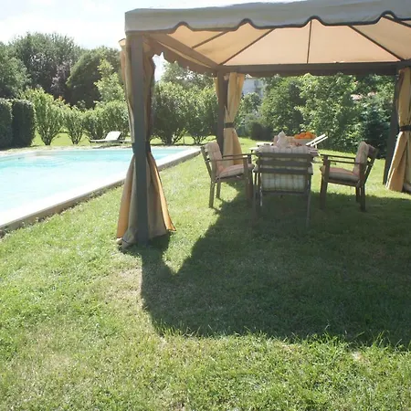 Le Rose Al Nibbio In Toscana Reggello